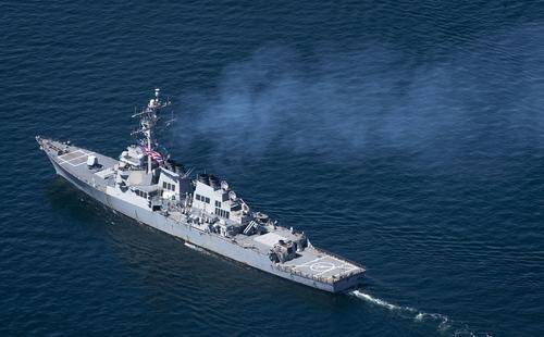 Военный аналитик Жилин: экипаж эсминца США в Черном море «чуть с ума не сошел» из-за российского постановщика помех