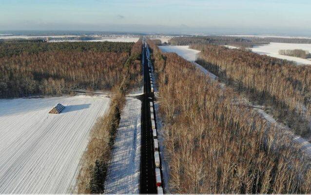 На границе Белоруссии и ЕС образовались гигантские очереди из тысяч машин