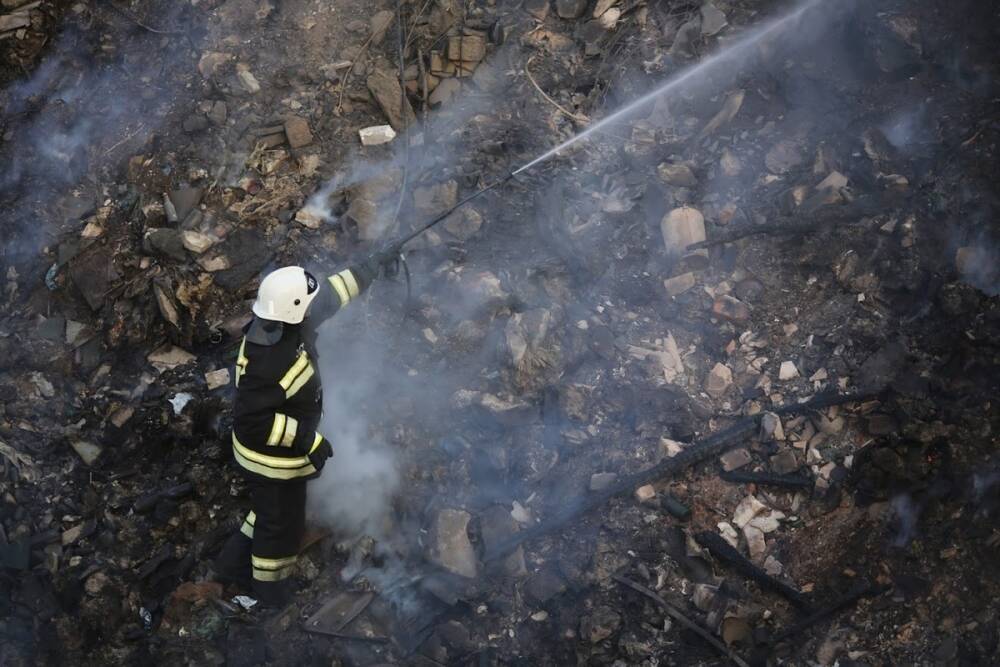 В Волгограде во время пожара в частном доме погиб человек