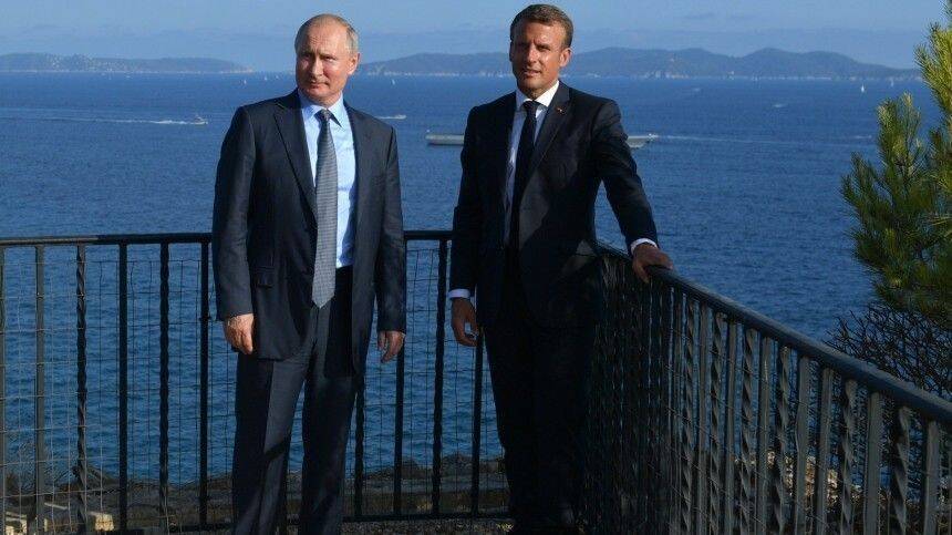 В Кремле назвали темы переговоров Путина и Макрона и поделились ожиданиями