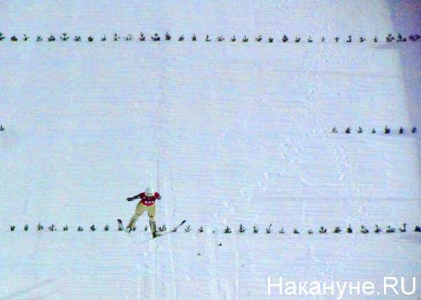 Историческая медаль. Россия завоевала серебряную награду в командном турнире летающих лыжников на ОИ