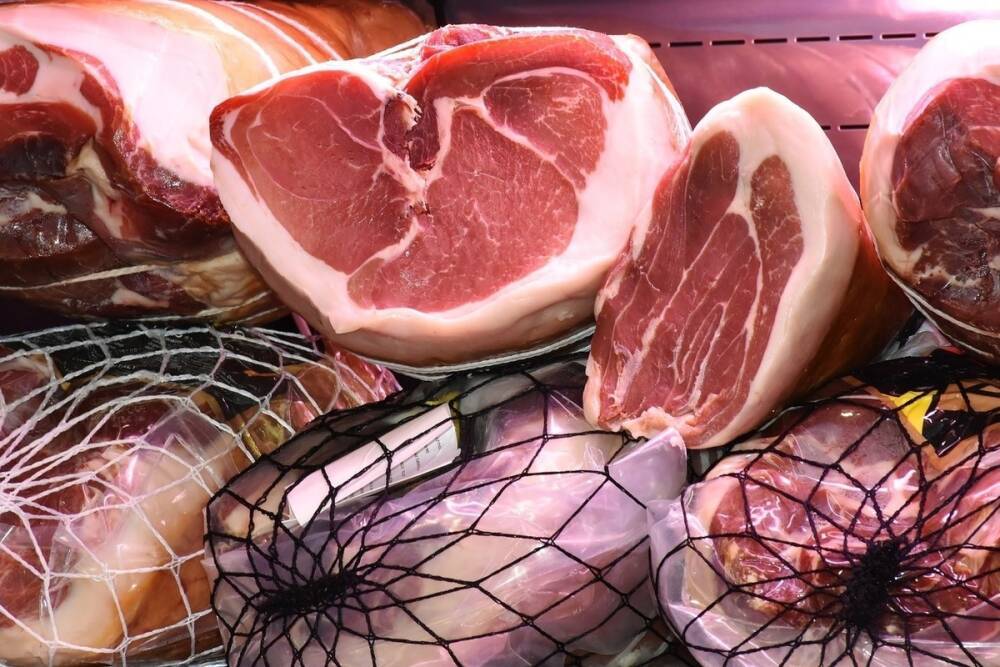 Полтонны опасного мяса изъяли у предпринимателя в Рязани