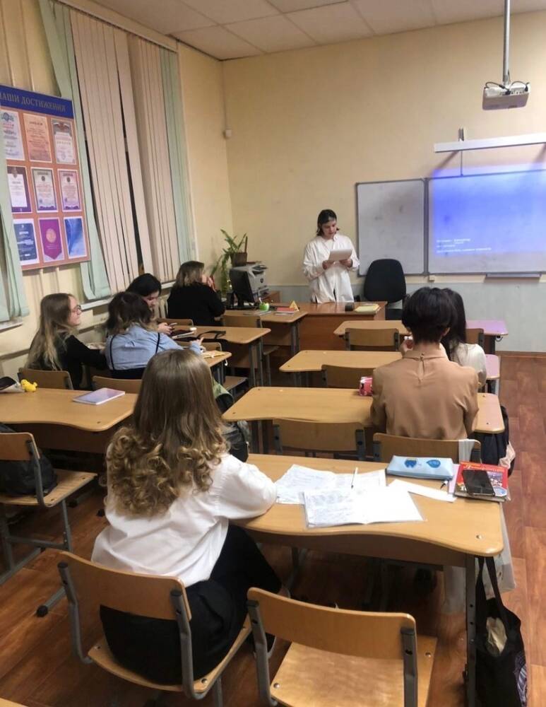 Власти Петербурга объяснили увольнение преподавателя нарушением учебного плана