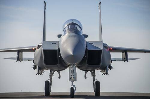 Портал 19FortyFive: новый американский истребитель F-15EX Eagle II не выживет в случае встречи с ПВО России