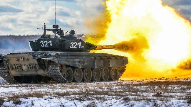 Учения с участием бронетехники, ракет и артиллерии стартовали на юге России
