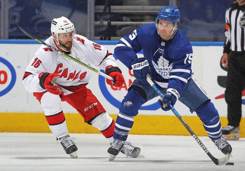 НХЛ: Торонто в овертайме победил Каролину, Оттава оказалась сильнее Нью-Джерси