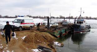 Сельчане в Астраханской области пожаловались на регулярные проблемы с переправой