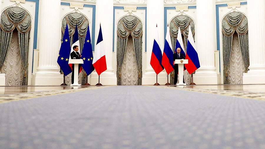 В Кремле раскрыли детали переговоров Путина и Макрона