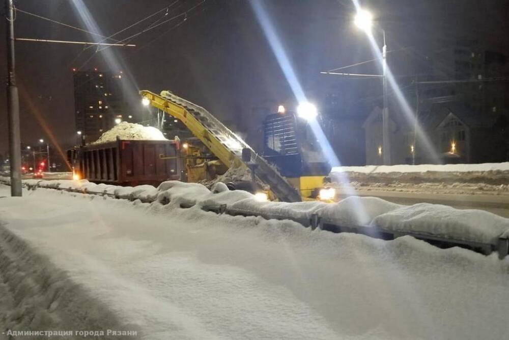 В ночь на 8 февраля с улиц Рязани вывезли около 2500 кубометров снега