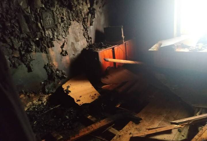 В Выборгском районе загорелась трехкомнатная квартира
