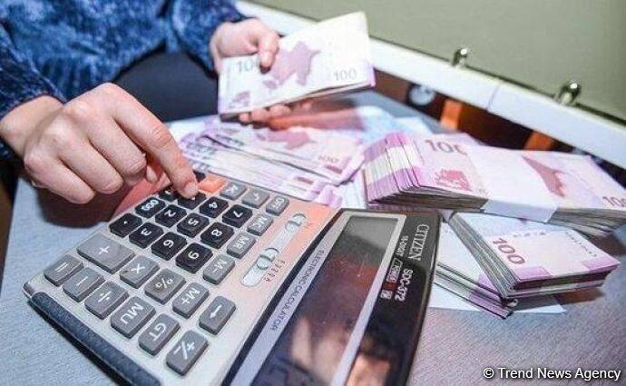 В Азербайджане объем выданных кредитов в столице и регионах вырос за год