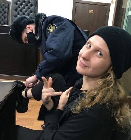 Участница Pussy Riot Алехина арестована на 15 суток из-за поста в Instagram 2015 года