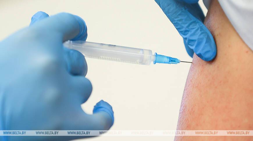 Пандемия может закончиться после быстрой вакцинации от коронавируса 80% населения планеты
