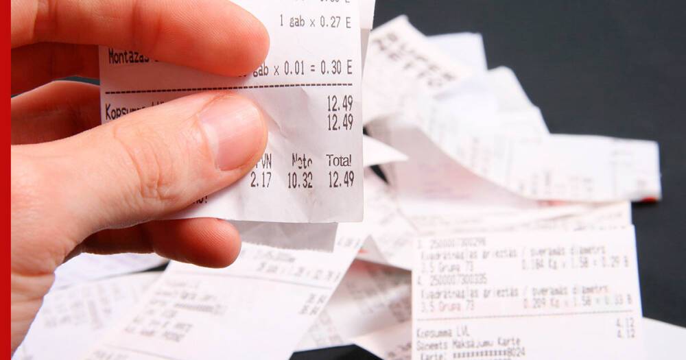 Эксперт объяснила необходимость забирать чеки на кассе и в банкоматах