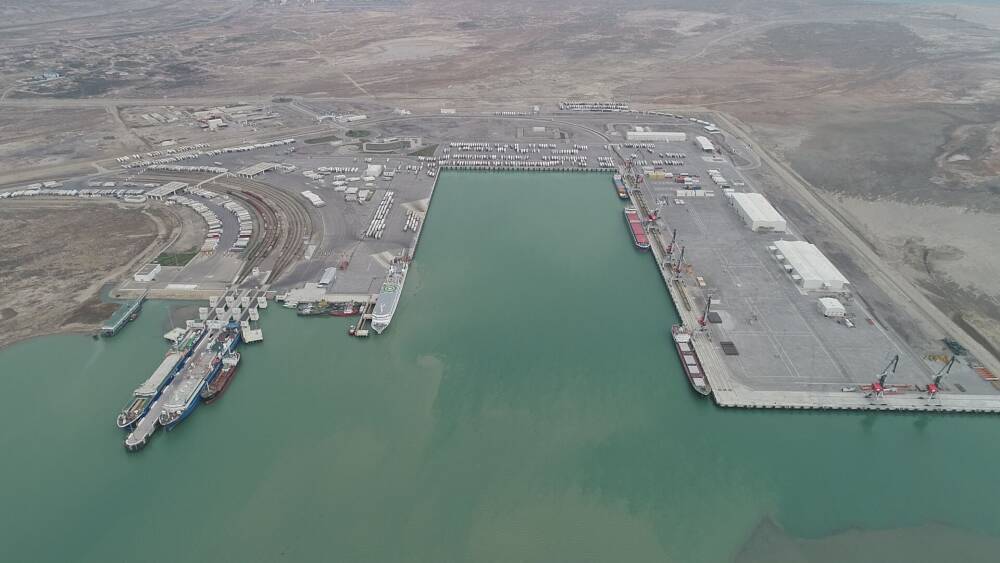 Бакинский порт перевыполнил прогноз по грузообороту на 2021 г.