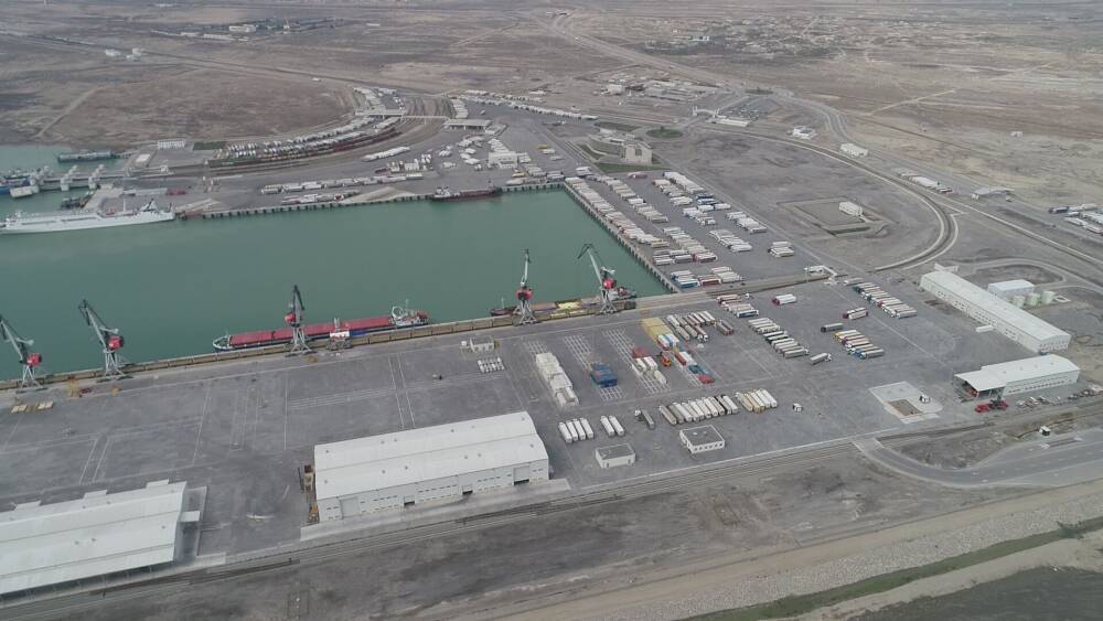 Транспортировка через нефтяной терминал Бакинского порта выросла за год