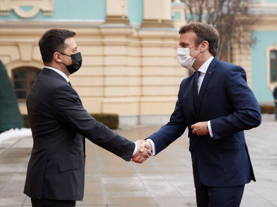 Чалый: Зеленский заявил, что 24 года у нас не было лидера Франции. То есть президента Французской Республики Олланда на Банковой лидером Франции тех лет не считают?