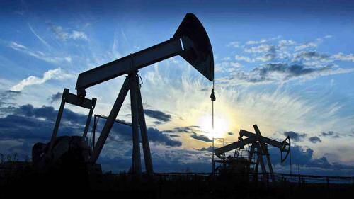 Цены на нефть растут, а доходы граждан падают