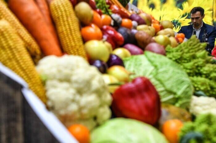Роспотребнадзор выявил нарушения почти в каждом третьем свердловском объекте по продаже овощей и фруктов