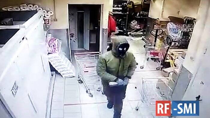 В Подмосковье неизвестные ограбили "Пятерочку" и убили продавца