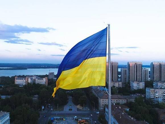 Глава МИД Словакии пристыдил депутатов за надругательство над флагом Украины
