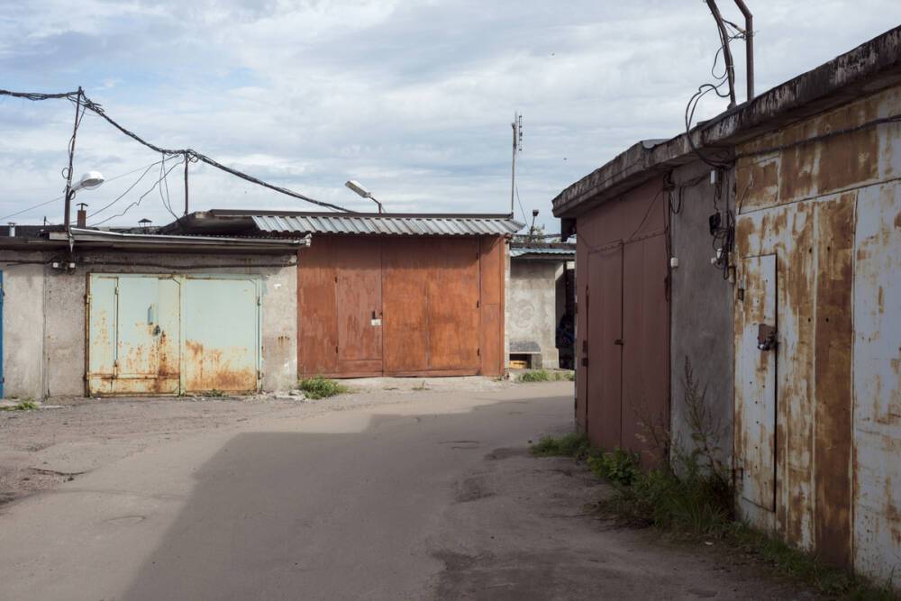 «Неуважение высшей степени»: почему владельцы гаражей на Васильевском острове вышли на протест