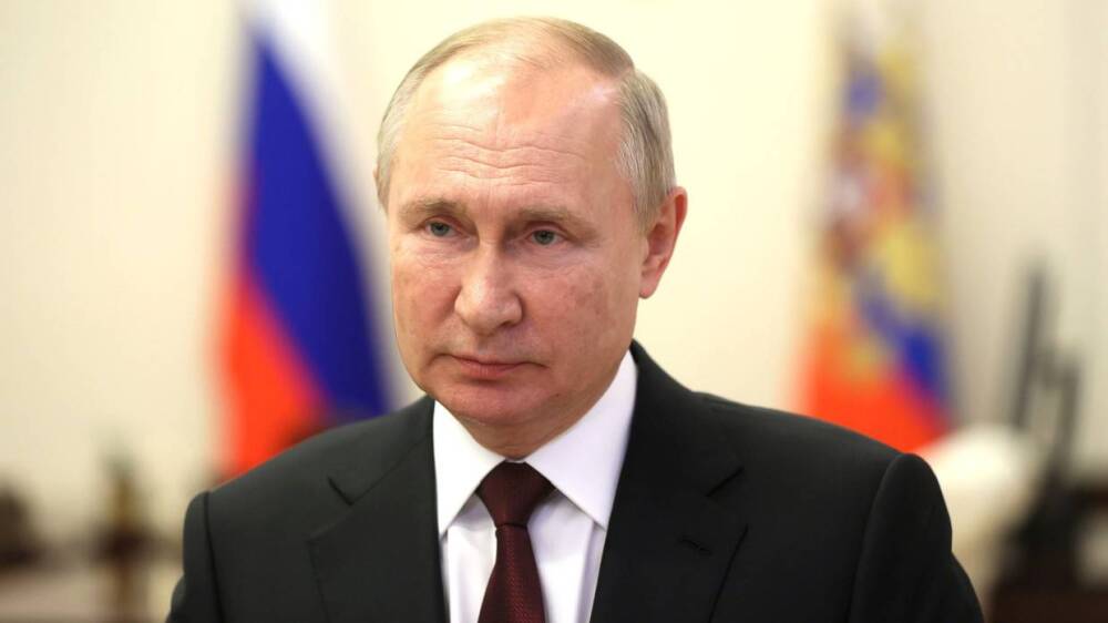 Путин потребовал обеспечить быструю реакцию судов на обращения россиян