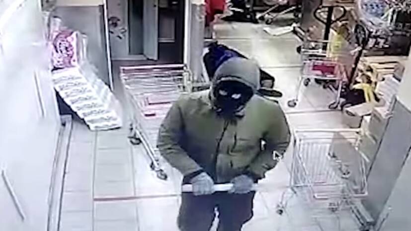 В Подмосковье задержали мужчин, подозреваемых в разбойном нападении на продуктовый магазин