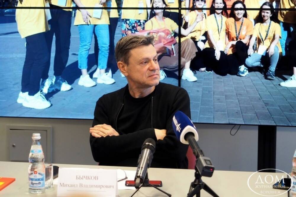 Михаил Бычков призвал властей Воронежской области открыть театры для зрителей