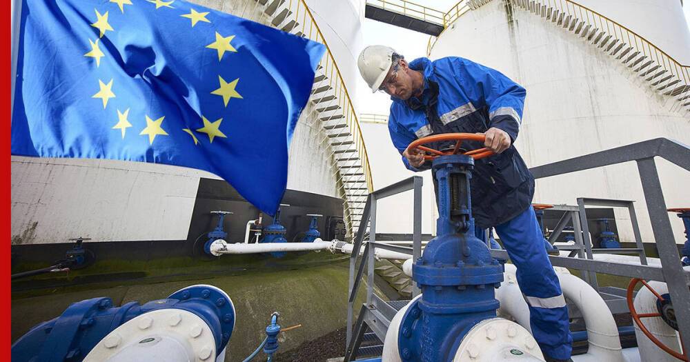 Цены на газ в Европе упали почти до $890 за тысячу кубометров