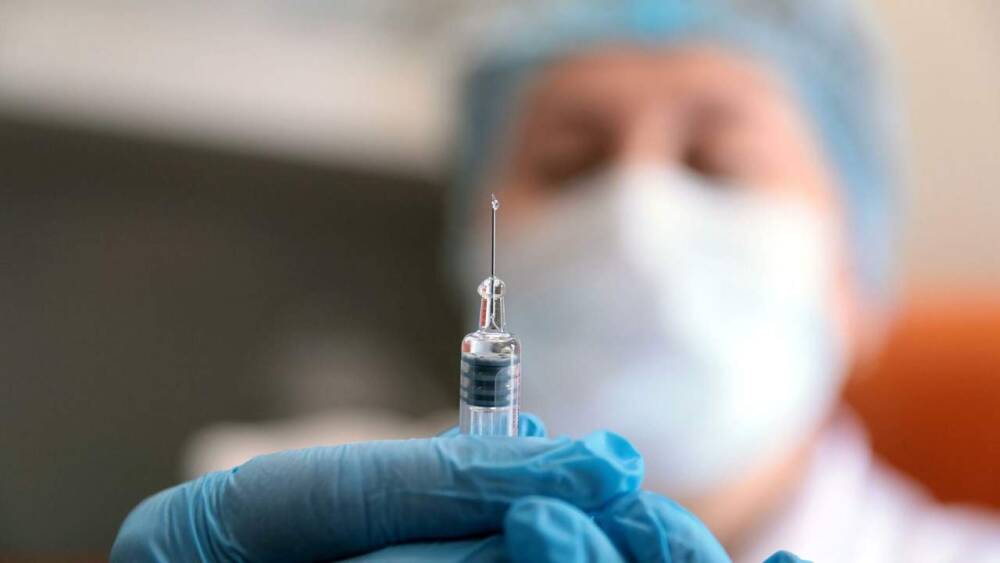 Украинцы получат по 500 гривен за бустерную прививку от коронавируса