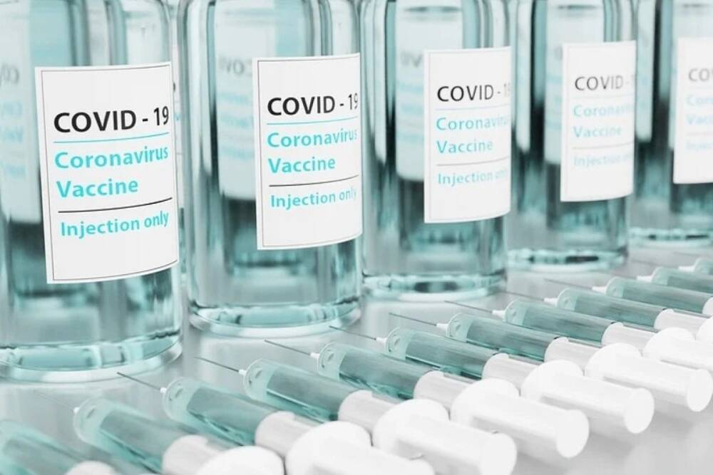 Еврокомиссия: половина мирового населения вакцинировалась от коронавируса