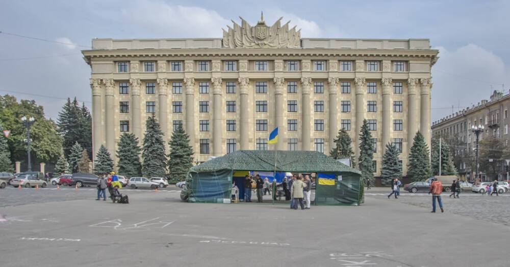 Оккупанты обстреляли центр Харькова, под удар снова попали жилые дома