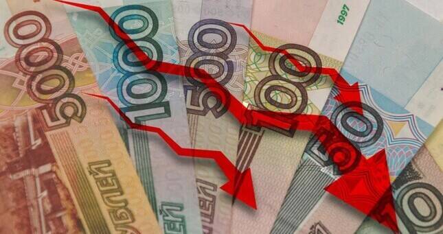 Рубль обновил исторический минимум. Курс российской валюты продолжает снижаться и в Таджикистане