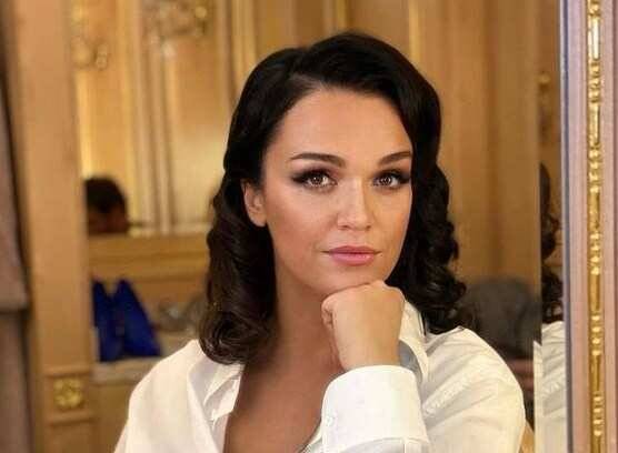 Певица Слава призвала "сбавить обороты во время жалоб из-за обстановки на Украине"