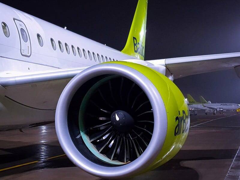 airBaltic приостанавливает полеты в РФ до конца мая