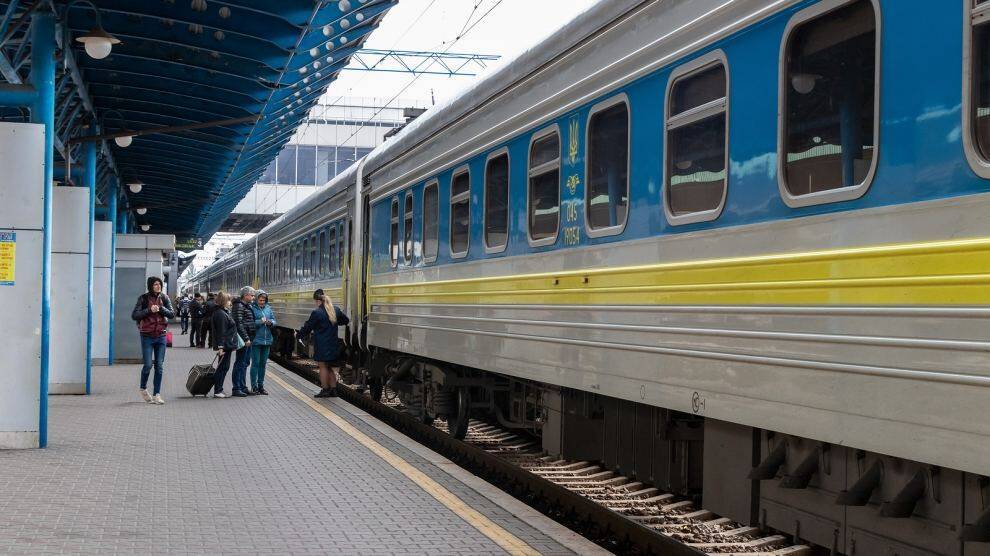 Для граждан Азербайджана запланирован железнодорожный рейс из Киева - посольство