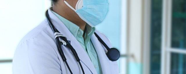 Главврача магаданской областной больницы привлекли к ответственности за махинации с договорами