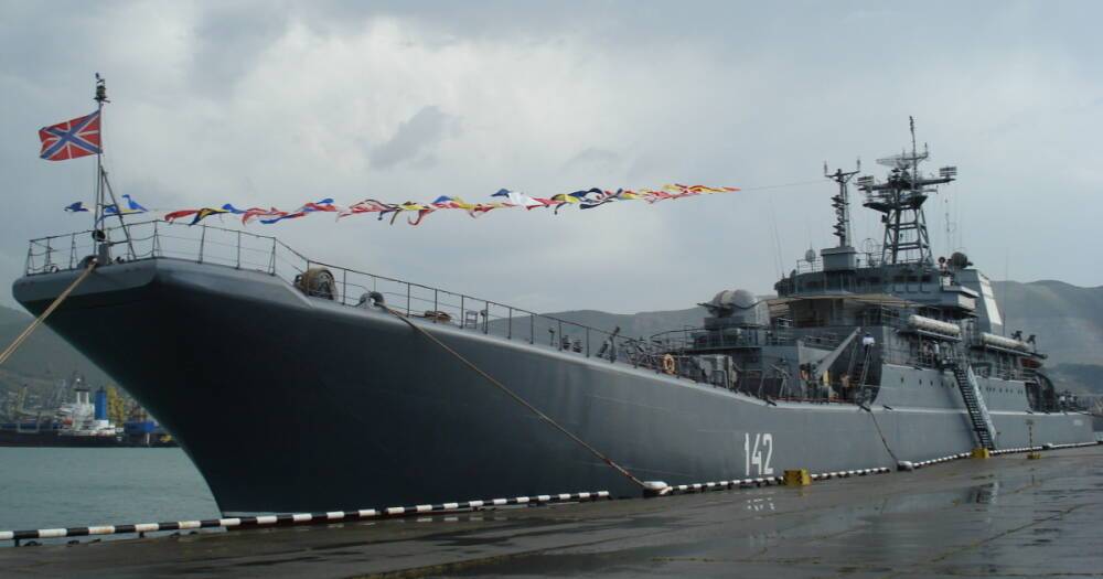 Российские боевые корабли отошли в Крым: высадка десанта в Одессу откладывается