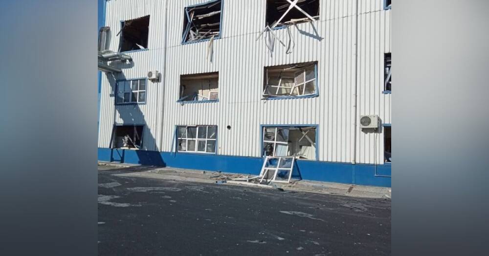 Российские оккупанты обстреляли завод Coca-Cola под Киевом (фото)