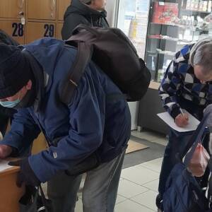 В Запорожье продолжается сбор подписей о закрытии неба над Украиной: как это сделать