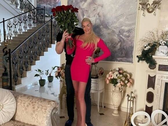 Волочкова рассказала о «грандиозном сексе» с 25-летним возлюбленным