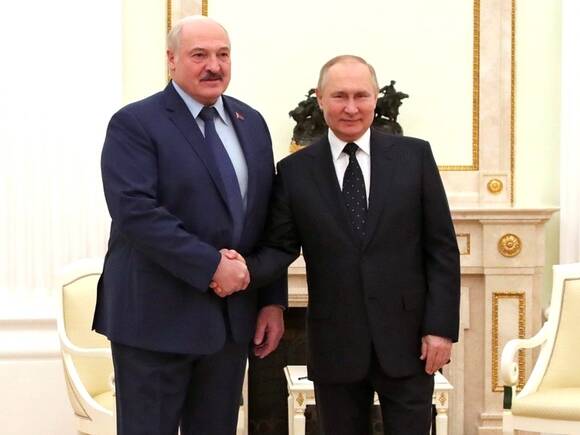 Путин заявил Лукашенко о позитивных сдвигах в переговорах с Украиной