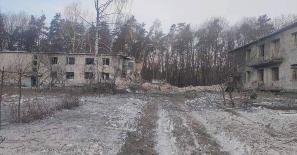 Оккупанты сбросили бомбы на детский лагерь в Сумской области