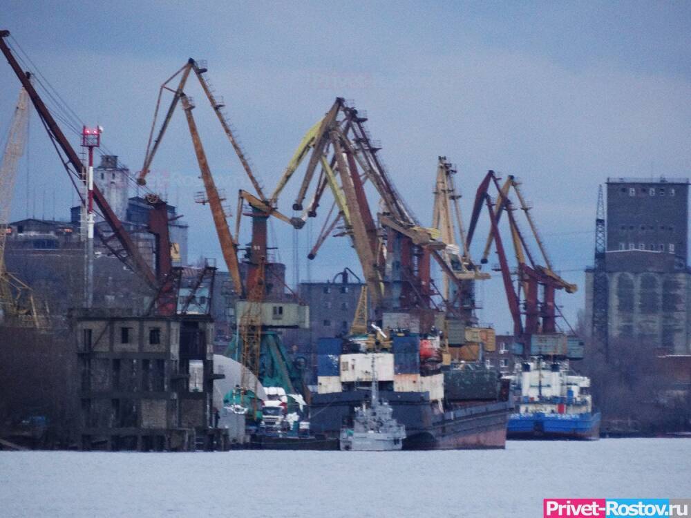 Азовский морской порт снова открыли для сухогрузов