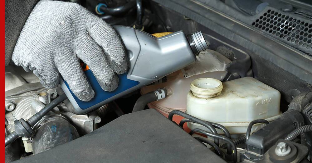 Тормозная жидкость в автомобиле: типы и когда ее нужно менять