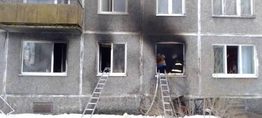 Квартира выгорела в жилом доме в райцентре Карелии (ФОТО и ВИДЕО)