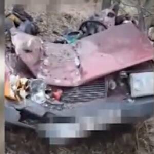 В Запорожской области оккупанты переехали танком автомобиль: трое погибших. Видео
