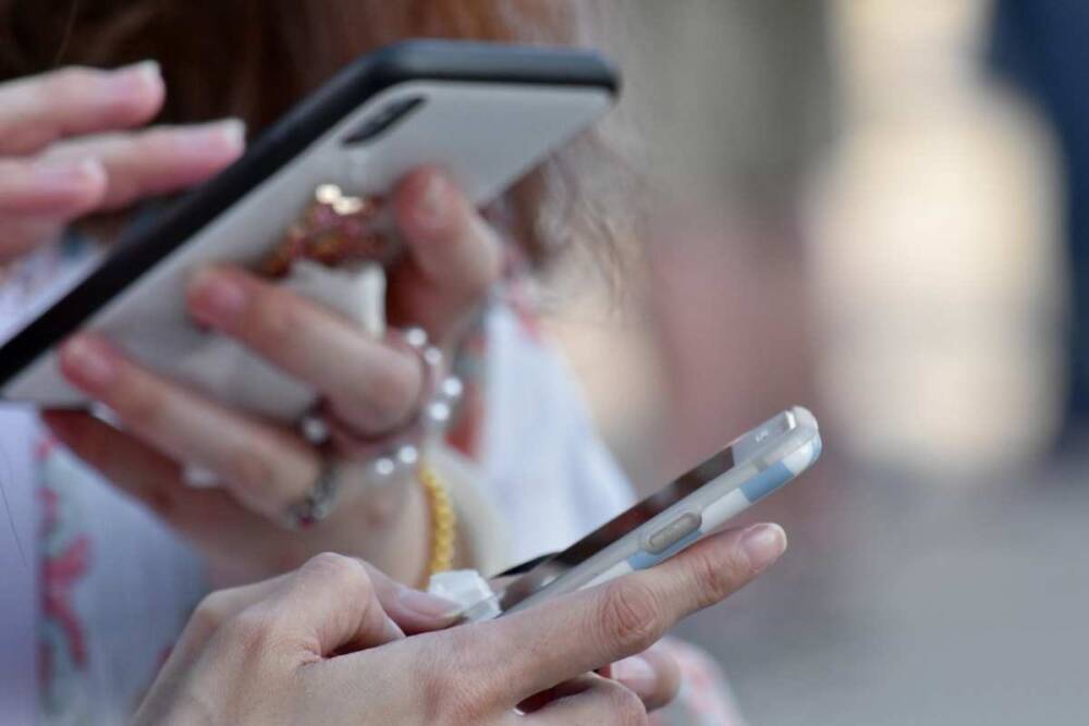 Эксперт Вураско объяснил, может ли смартфон превратиться в «кирпич» из-за санкций