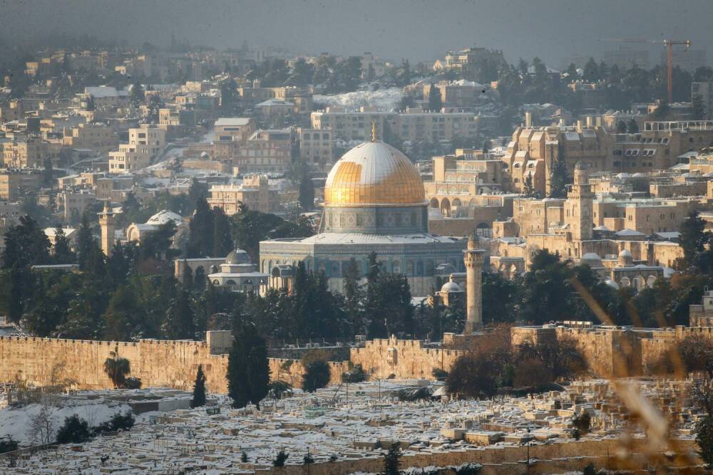 В Иерусалиме и других городах из-за холодов переносят празднование Пурима